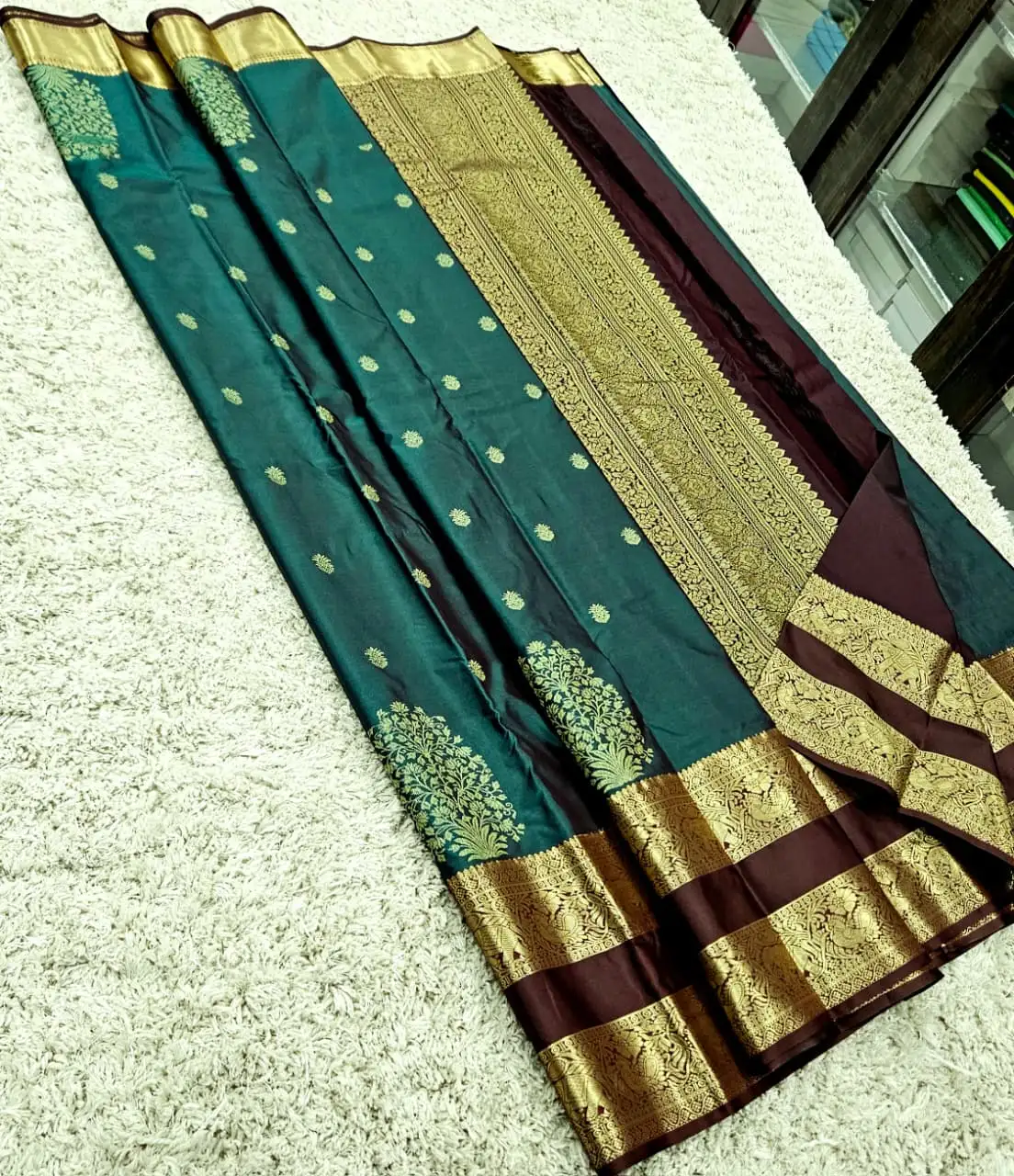 Kanchi Grand Butta Contrast Panel Mixed Silk Saree